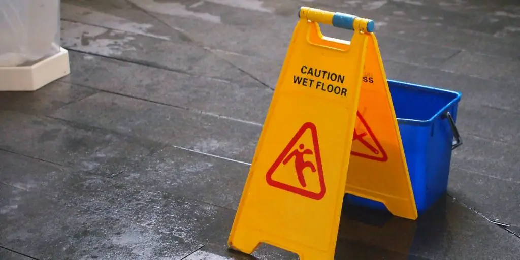 Wet floor injury claim | Slipping on a wet floor | Callagy Law